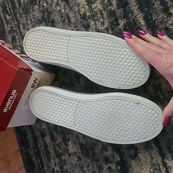 Avenue Dottie shoes size 8W in Black canvas - Picture 4 of 5